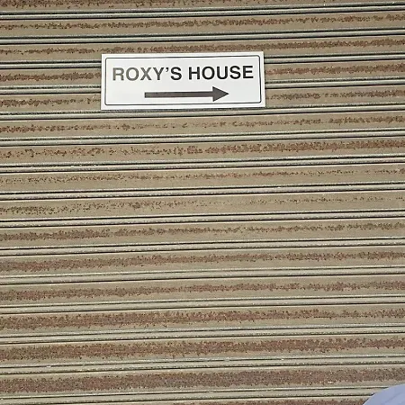 アパート Roxy's House Vlorë
