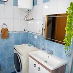 Roxy's House * Vlora