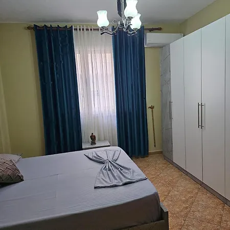 Διαμέρισμα Roxy's House *